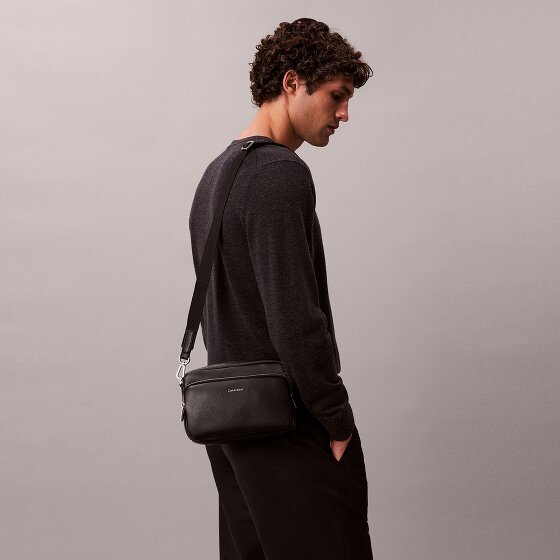 Calvin Klein Raised Umhängetasche 26 cm