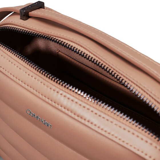 Calvin Klein Line Quilt Umhängetasche 22 cm
