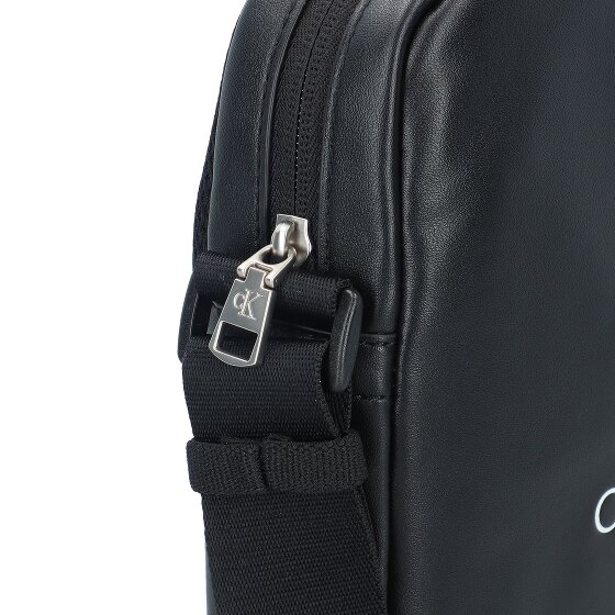 Calvin Klein Jeans Monogram Soft Umhängetasche 22 cm